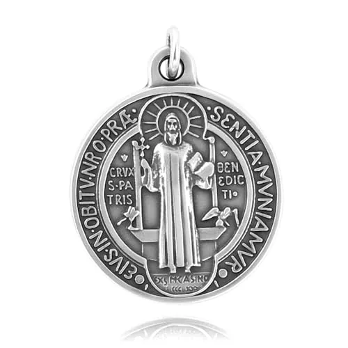 Passo Medalla San Benito en plata - Lleva la Medalla de San Benito cerca con este colgante - Amuletos de Proteccion - Se envía en una cajita Hand Made