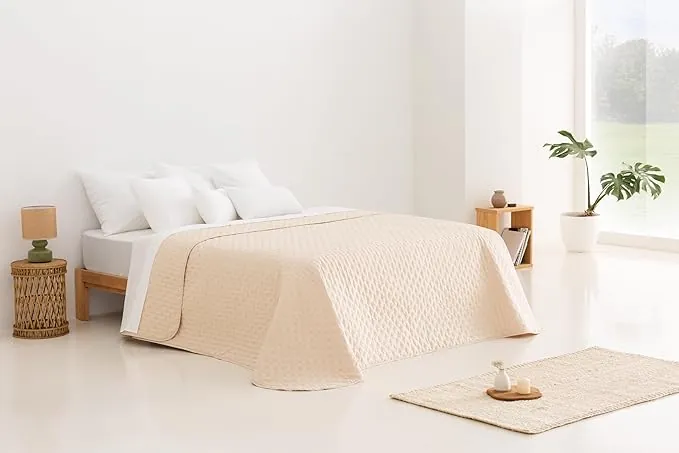Todocama – Colcha boutí Fina con diseño Estrella, para Primavera, Verano, otoño e Invierno. 100% Microfibra Extra Suave. Cubre Cama Multiusos. Cama 105-200x260cm Beige