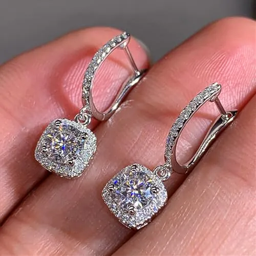 Preciosos pendientes para mujer con circonitas cúbicas brillantes, 1.06, Latón, Circonia cúbica