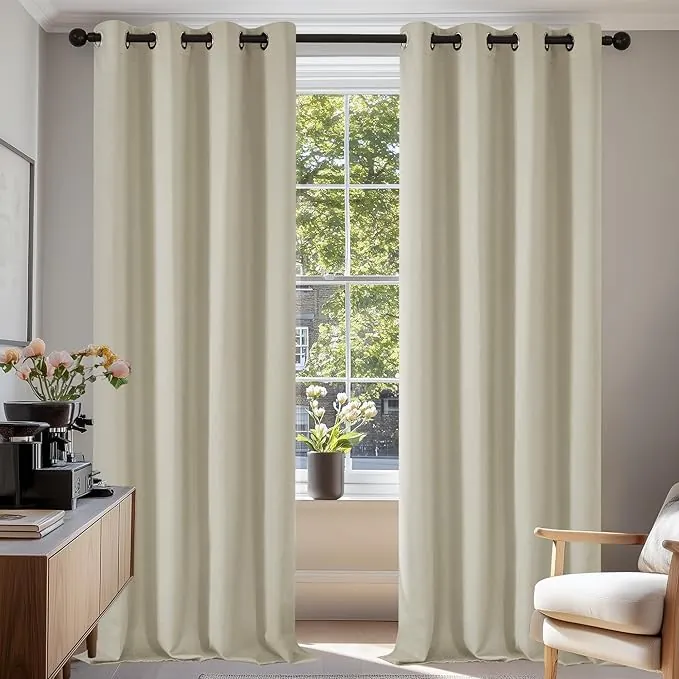 Deconovo Cortinas Salon Opacas con Aislamiento Térmico para Habitacion Dormitorio Moderno Hotel Ventanas con Ojales 140 x 220 cm Beige Claro