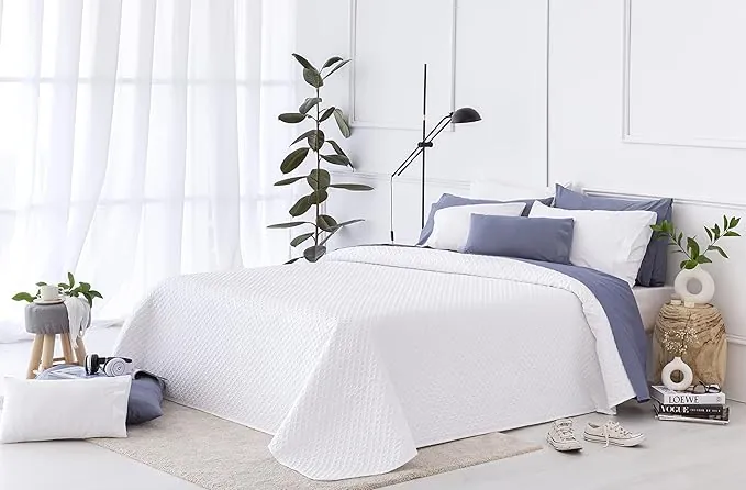 Todocama – Colcha boutí Fina con diseño piqué, para Primavera, Verano, otoño e Invierno. 100% Microfibra Extra Suave. Cubre Cama Multiusos. Cama 140/150/160 - 250x260cm Blanco