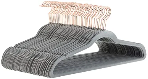 Amazon Basics Paquete de 50 perchas antideslizantes, delgadas, con acabado de terciopelo, color gris/dorado rosa