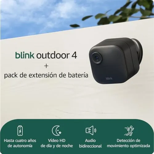 Blink Outdoor 4 + pack de extensión de batería: cámara de seguridad inteligente HD sin cables, 4 años de autonomía, detección de movimiento optimizada, compatible con Alexa (solo 1 cámara) | IP65