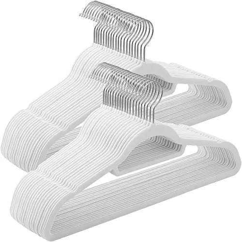 SONGMICS Percha de Terciopelo, Juego de 50, Antideslizantes, con Barra Corbata y Gancho Oro Rosa, 0,6 cm Espesor, Ahorra Espacio, 43,5 cm Largo, para Abrigo Vestido PantalÓn, Blanco CRF021W02