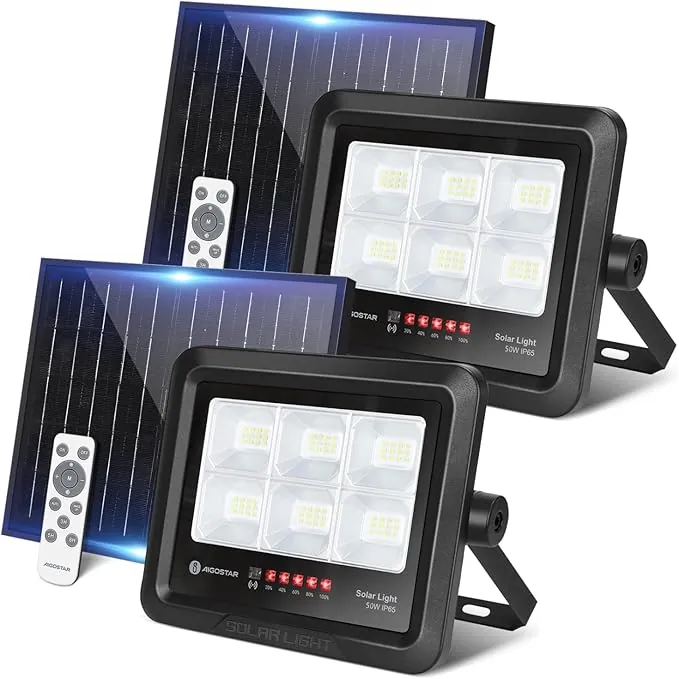 Aigostar Foco Proyector LED Solar 50w, Blanco Frío 6500K, con mando a distancia, Impermeable IP65, Visualización del nivel de batería, con Brillo y Sincronización ajustables para Jardín, 2 pcs