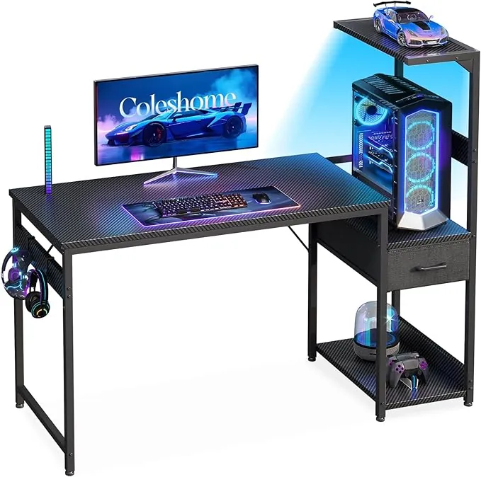 Coleshome Escritorio Gaming con Iluminación LED, 120×48cm Mesa Gaming con Cajones y Estanteria, Mesa Gamer Reversible con Gancho para Cascos, Negro Fibra de Carbono