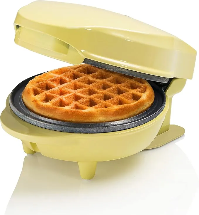 Bestron Mini gofrera, Gofrera para gofres de gofres pequeños, con antiadherente, para cumpleaños infantiles, fiestas familiares, Pascua o Navidad, diseño retro, 550 W, color: Amarillo