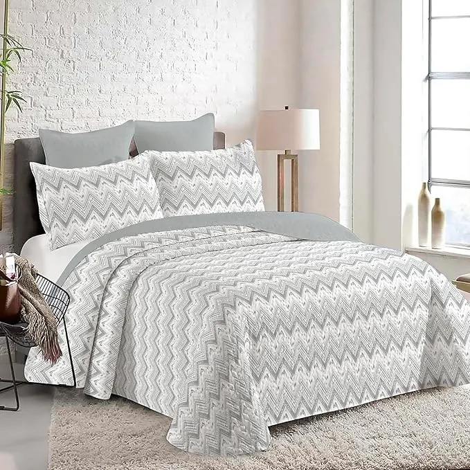 MERCURY TEXTIL- Colcha Bouti Estampada para Verano y Entretiempo 100% Poliéster. Colchas Cubre Cama Fina, Ligera y Suave. Incluye 2 Fundas de Cojín (Cama 150/180-250x260cm,Zigzag Gris)