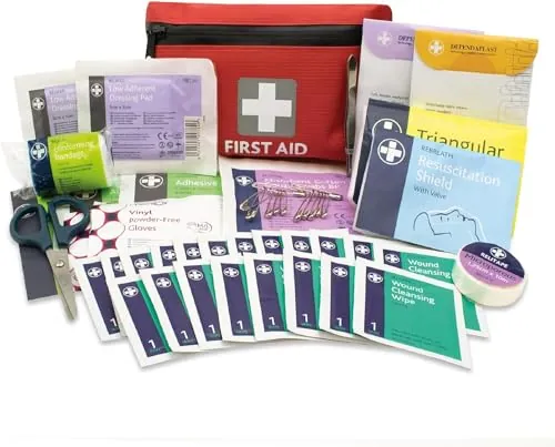 LEWIS PLAST Kit Completo De Primeros Auxilios 92 Piezas De Primeros Auxilios Al Aire Libre - Kit Que Cumple Con Las Normas Europeas Para Interiores Y Actividades Al Aire Libre