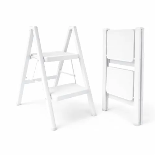 UZIRO Escalera Plegable 2 Peldaños, Escaleras Decorativa, Peldaños Anchos Antideslizantes, Ideal para Uso en Hogar, Cocina y Oficina, Fácil de Guardar y Transportar, Resistente (Blanco, 2 Peldaños)