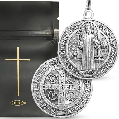 VIATHEO Medalla de San Benito Plateada - Collar Religioso Elegante para Hombre y Mujer, Amuleto de Protección Espiritual contra el Mal de Ojo, Idea de Regalo Bautismo Comunión
