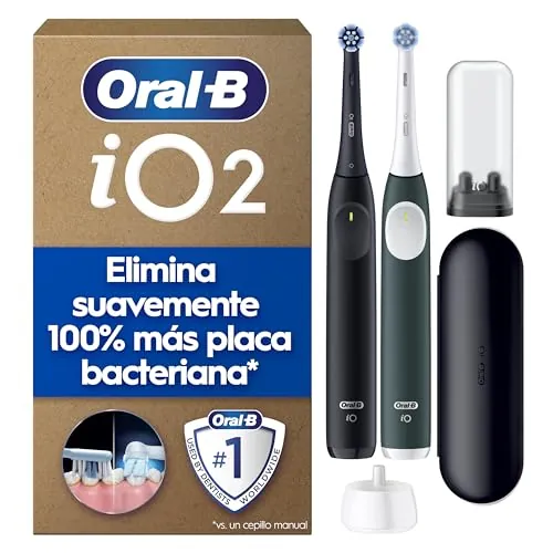 Oral-B iO 2 Pack de 2 Cepillos de Dientes Eléctricos Negro Noche y Verde Bosque, 2 Cabezales, 1 Estuche de Viaje, 1 Portarrecambios, 3 Modos de Cepillado, Sensor de Presión y Temporizador