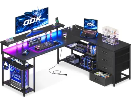 ODK Escritorio Esquinero Gaming con LED y 4 Cajones, 155x110cm, Negro | Mesa Gaming en L Reversible con Estanteria, 2 USB y 2 Enchufes, Soporte para Monitor, Gancho para Oficina en Casa, Jugadores