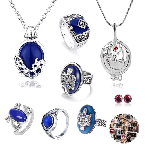 UoYu 28 piezas The Vampire Diaries Juego de pegatinas de joyería Elena Gilbert Apertura Vervain Locket Collar Zafiro Cristal Luz Día Familia Vampiro Cresta Anillos