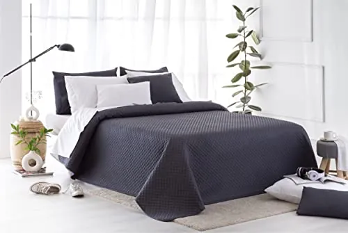 Todocama – Colcha boutí Fina con diseño piqué, para Primavera, Verano, otoño e Invierno. 100% Microfibra Extra Suave. Colcha Cubre Cama Multiusos. Cama 105-200x260cm Gris Oscuro