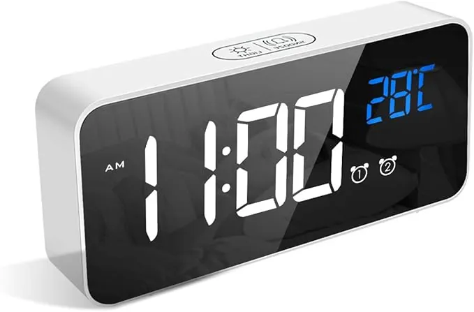 LATEC Reloj Despertador, LED Pantalla Reloj Despertador Digital con Espejo, Doble Alarma, Temperatura, Puerto de Carga USB, 10 Música, 4 Brillo Ajustable, 12/24H(Blanco)