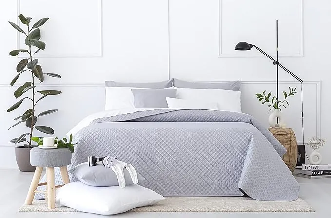 Todocama – Colcha boutí Fina con diseño piqué, para Primavera, Verano, otoño e Invierno. 100% Microfibra Extra Suave. Colcha Cubre Cama Multiusos. Cama 140/150/160-250x260cm Gris Claro