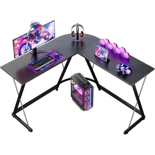 ODK Escritorio Gaming, 120 x 120 cm Mesa Gaming, Escritorio esquinero Estable y económico para Juegos, Oficina en casa y Estudio, Fibra de Carbono Negra