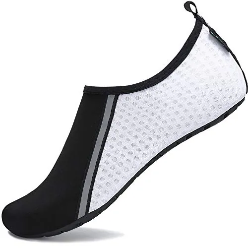 SAGUARO Hombre Mujer Zapatos de Agua Playa Escarpines Zapatillas de Deportes Acuáticos Buceo Surf Snorkel Yoga Piscina, Blanco 42/43