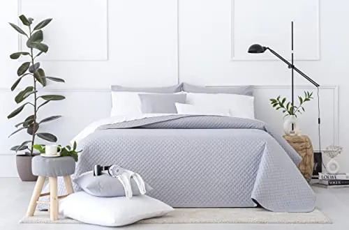 Todocama – Colcha boutí Fina con diseño piqué, para Primavera, Verano, otoño e Invierno. 100% Microfibra Extra Suave. Colcha Cubre Cama Multiusos. Cama 120/135-230x260cm Gris Claro