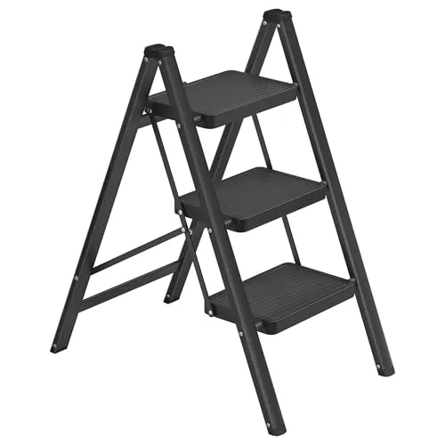 SONGMICS Escalera Plegable, Taburete Plegable de Acero, Escalera de 3 Peldaños, Carga hasta 150 kg, Fácil de Guardar, para Casa y Oficina, Negro, 73,5 x 43,4 x 85,5 cm GSL103BZ01