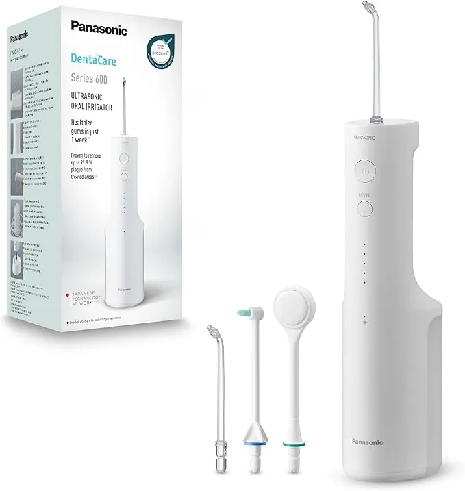 Panasonic Serie 600 Irrigador Bucal Ultrasónico EW-DJ67-W303, Irrigador Bucal para Dientes, 200 ml, IPX7, 2 Boquillas Ultrasónicas, 1 Boquilla Ortodoncia y 1 para la Lengua, 5 Presiónes, Blanco